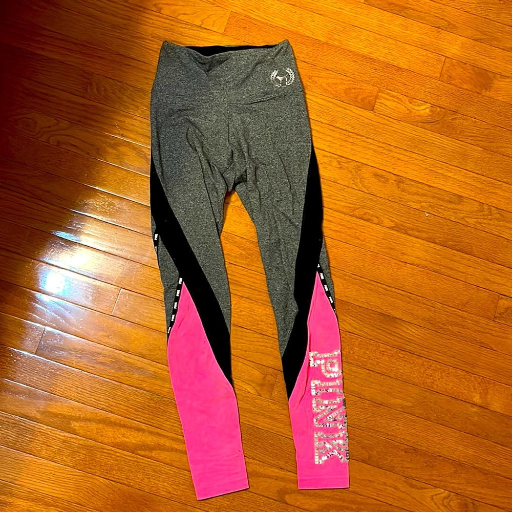 PINK Womens yoga leggings with design